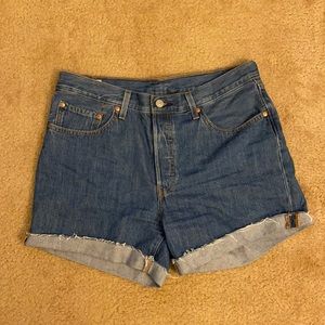 Levi’s shorts size 31